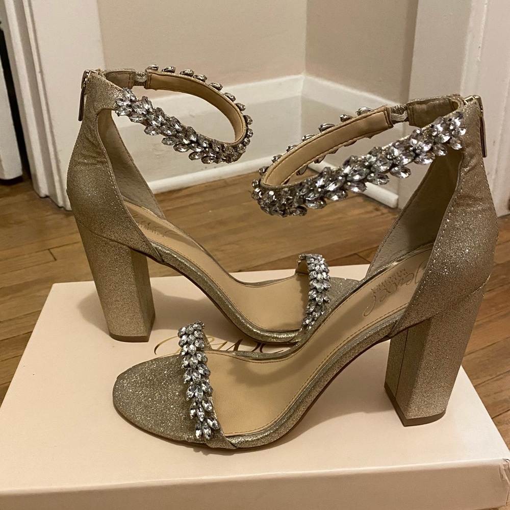 Jewel Badgley Mischka Mayra heels